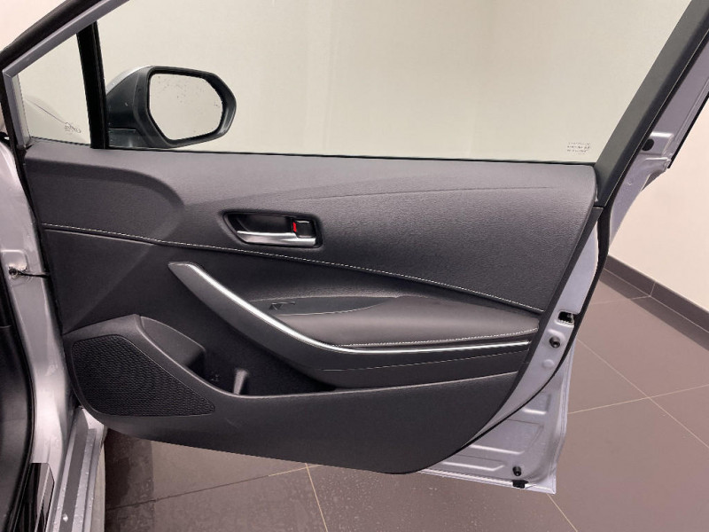 Toyota Corolla Corolla Hybride 140ch Design  occasion  Saint-Maximin - photo n20