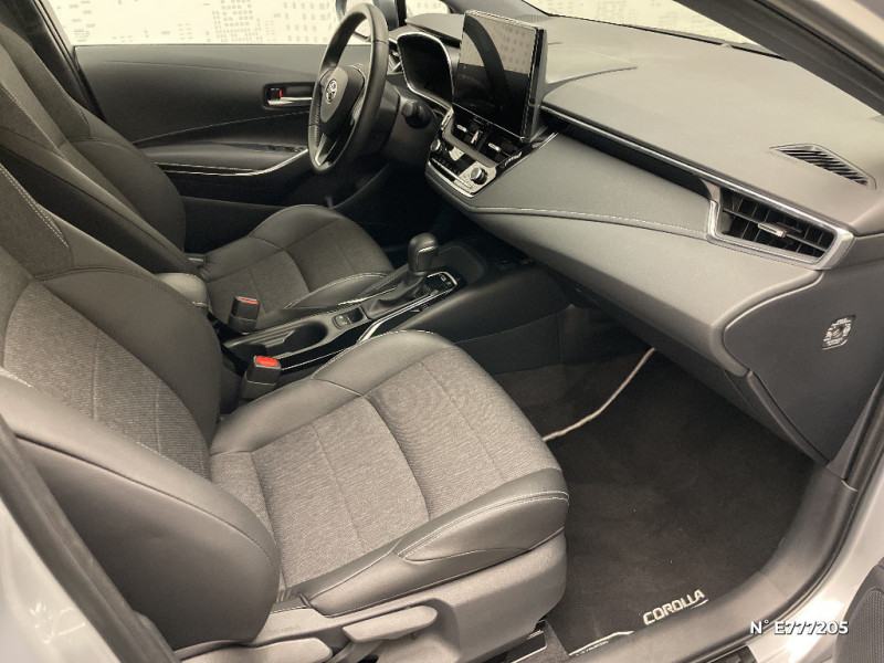 Toyota Corolla Corolla Hybride 140ch Design  occasion  Saint-Maximin - photo n10