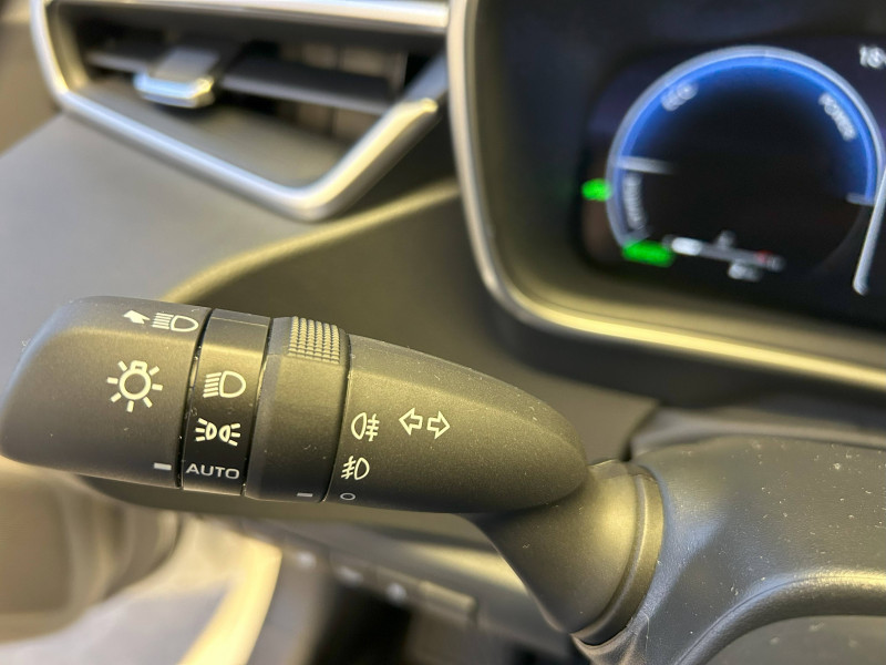 Toyota Corolla Corolla Hybride 140ch Dynamic Business 5p  occasion  Montauban - photo n14