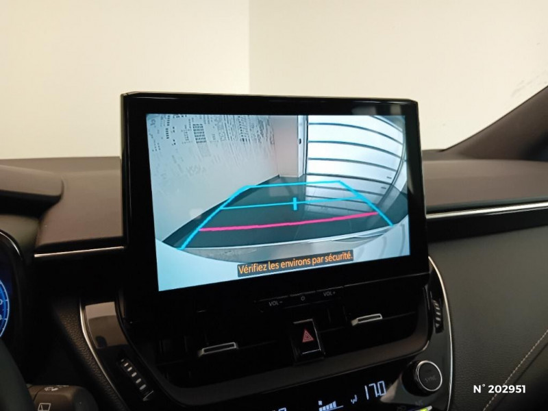 Toyota Corolla Corolla Hybride 140ch Dynamic  occasion  Saint-Maximin - photo n14