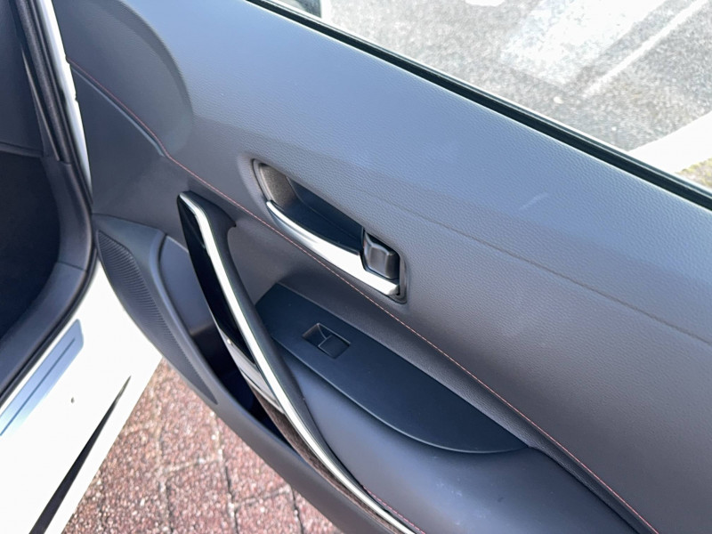 Toyota Corolla Corolla Hybride 196ch GR Sport 5p  occasion � Brive-la-Gaillarde - photo n�14