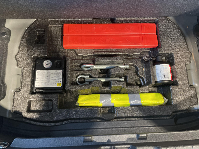 Toyota Corolla Corolla Pro Hybride 122h Dynamic Business + Programme Beyond  occasion � Jaux - photo n�17