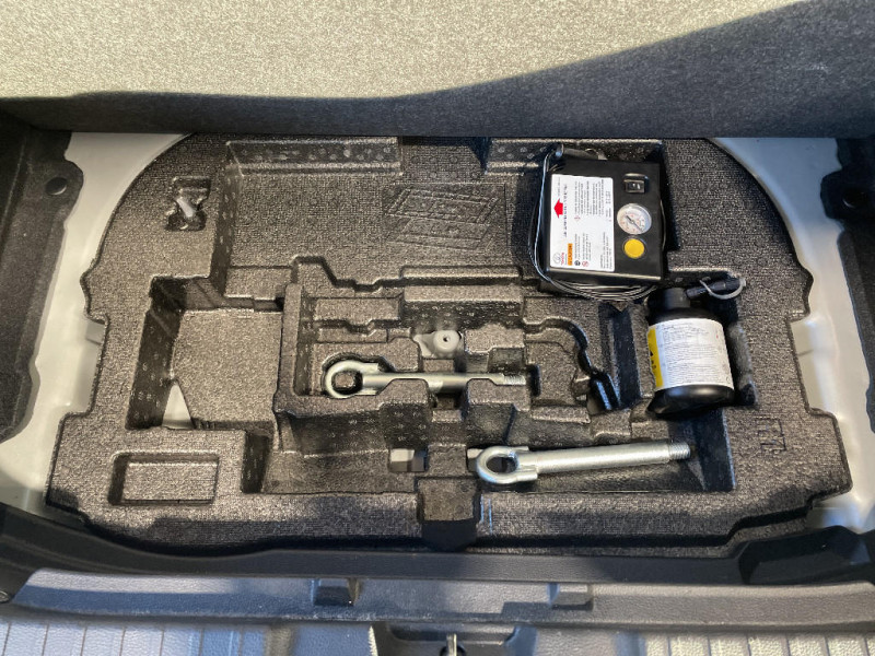 Toyota Corolla Corolla Pro Hybride 122h Dynamic Business + Programme Beyond  occasion � Jaux - photo n�17