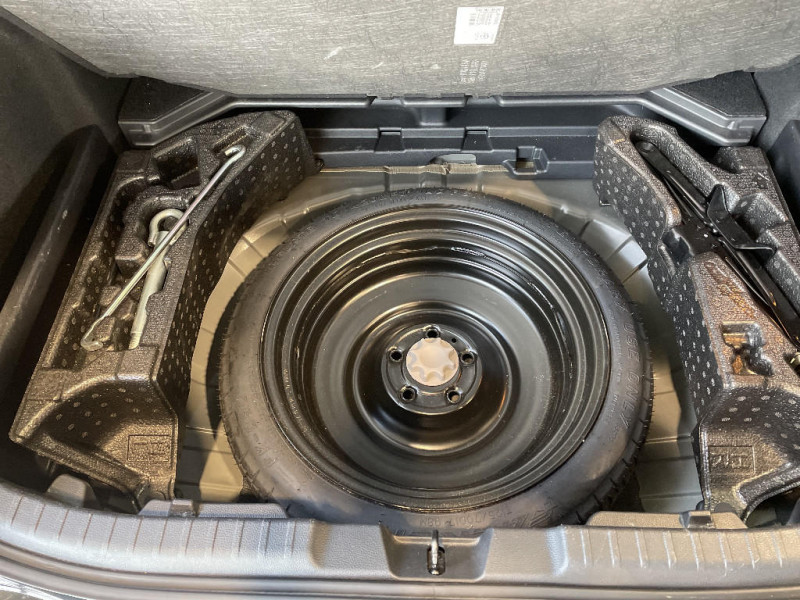 Toyota Corolla Corolla Pro Hybride 122h Dynamic Business + Programme Beyond  occasion � Jaux - photo n�17