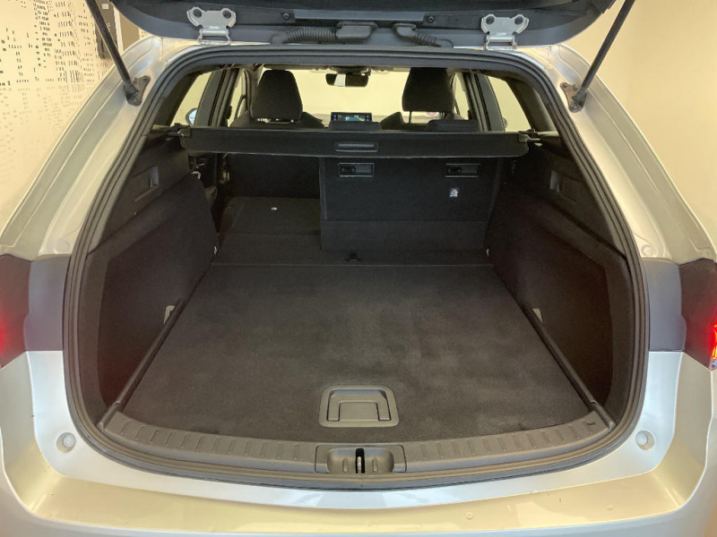 Toyota Corolla Corolla Pro Hybride 122h Dynamic Business + Stage Hybrid Aca  occasion � Saint-Maximin - photo n�16