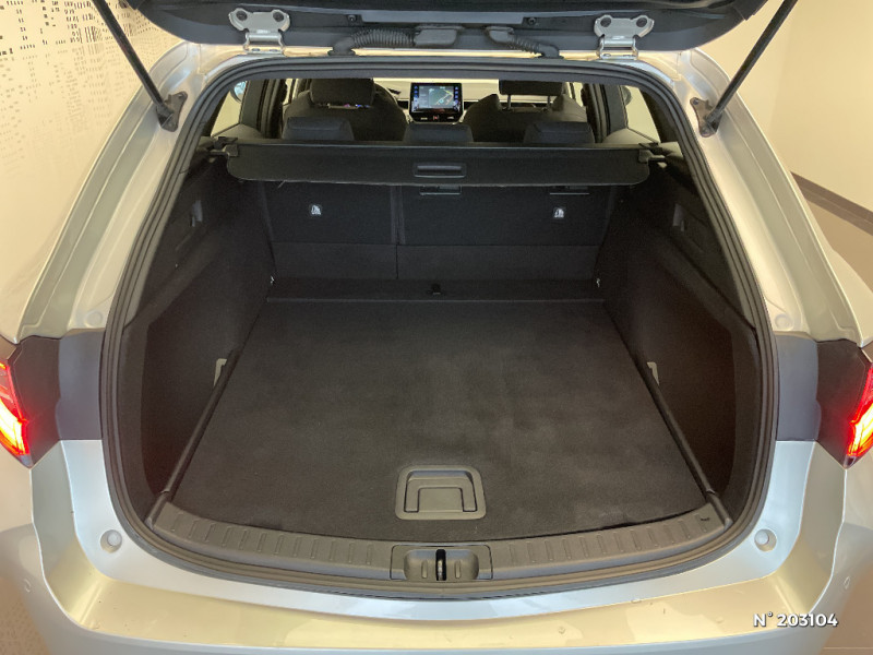 Toyota Corolla Corolla Pro Hybride 122h Dynamic Business + Stage Hybrid Aca  occasion � Saint-Maximin - photo n�7