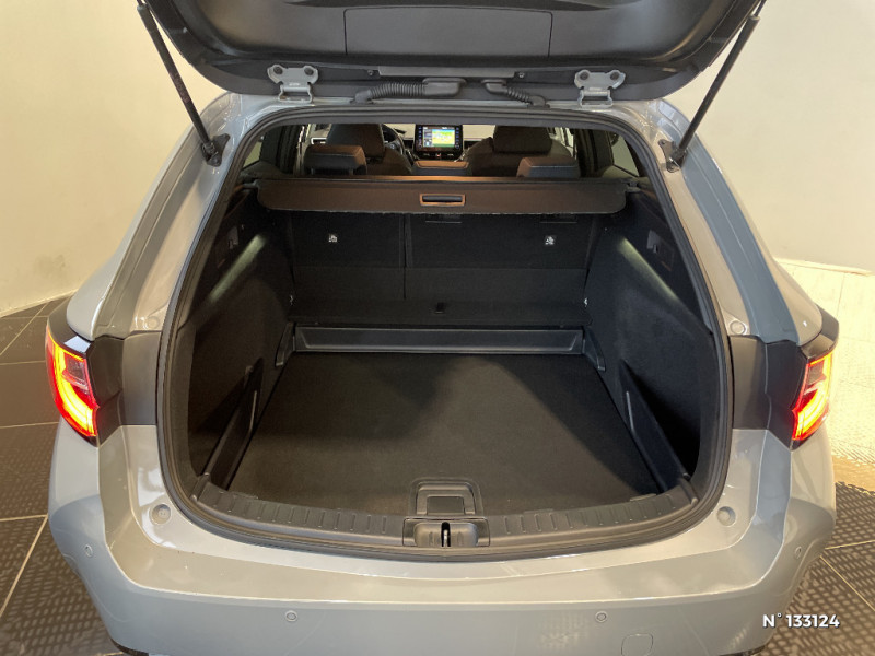 Toyota Corolla Corolla Touring Sports Hybride 122h Design  occasion � Jaux - photo n�7