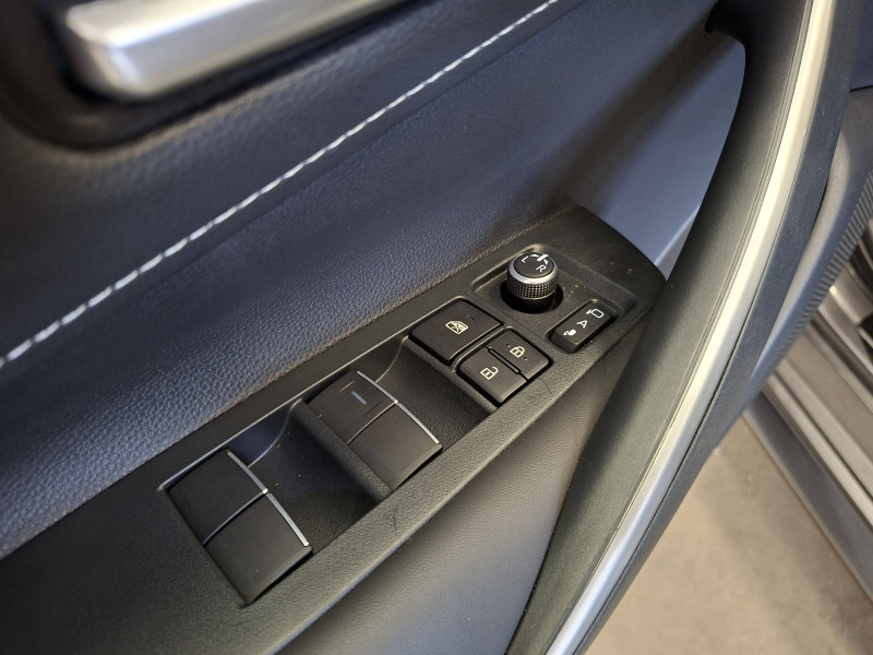 Toyota Corolla Corolla Touring Sports Hybride 140ch Design 5p  occasion � Saint-Laurent-des-Vignes - photo n�16