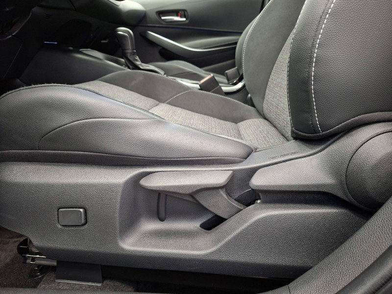 Toyota Corolla Corolla Touring Sports Hybride 140ch Design 5p  occasion � Saint-Laurent-des-Vignes - photo n�18