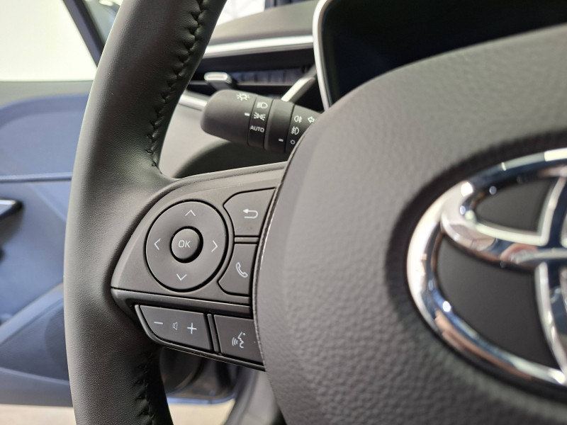 Toyota Corolla Corolla Touring Sports Hybride 140ch Design 5p  occasion � Saint-Laurent-des-Vignes - photo n�13