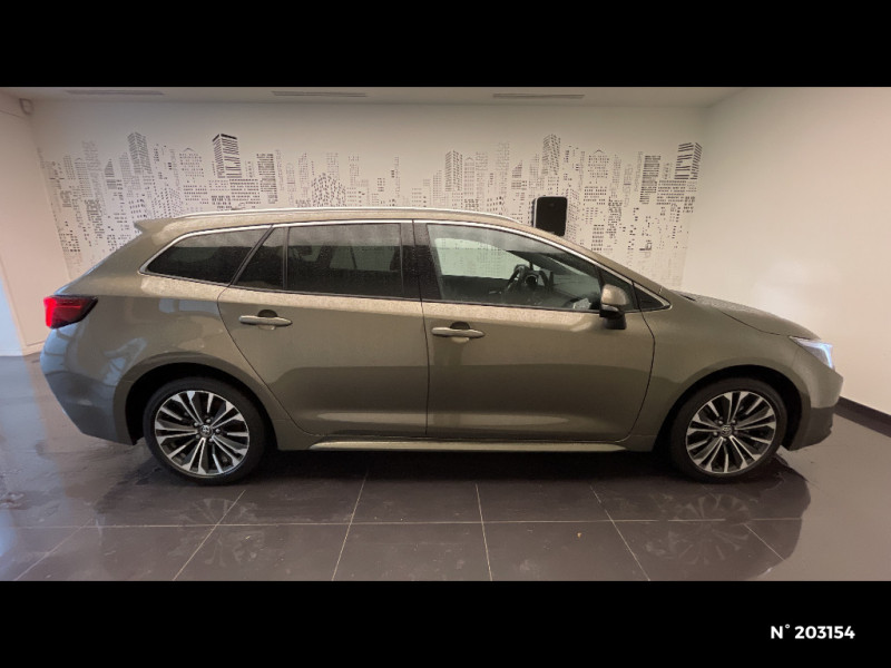 Toyota Corolla Corolla Touring Sports Hybride 140ch Design  occasion � Saint-Maximin - photo n�5