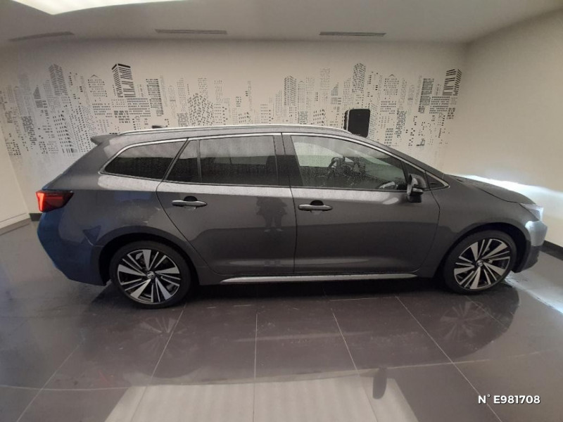 Toyota Corolla Corolla Touring Sports Hybride 140ch Design  occasion  Saint-Maximin - photo n5