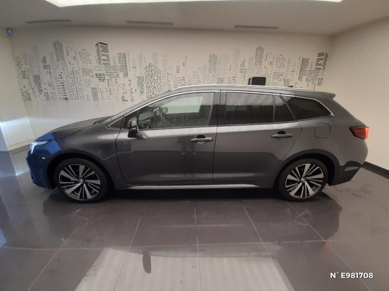 Toyota Corolla Corolla Touring Sports Hybride 140ch Design  occasion  Saint-Maximin - photo n2