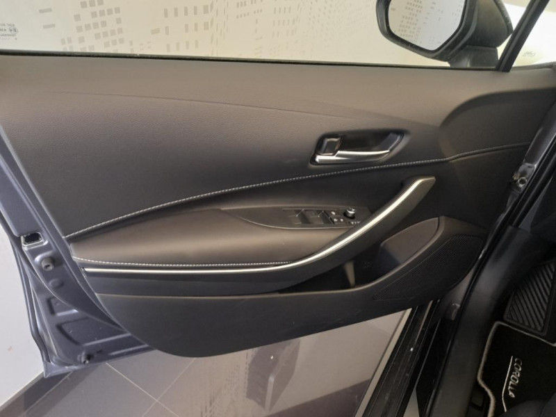 Toyota Corolla Corolla Touring Sports Hybride 140ch Design  occasion � Saint-Maximin - photo n�19