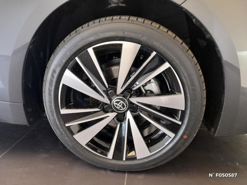 Toyota Corolla Corolla Touring Sports Hybride 140ch Design  occasion � Saint-Maximin - photo n�8