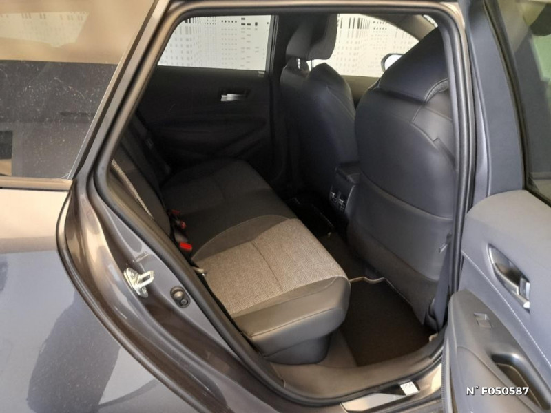 Toyota Corolla Corolla Touring Sports Hybride 140ch Design  occasion � Saint-Maximin - photo n�11