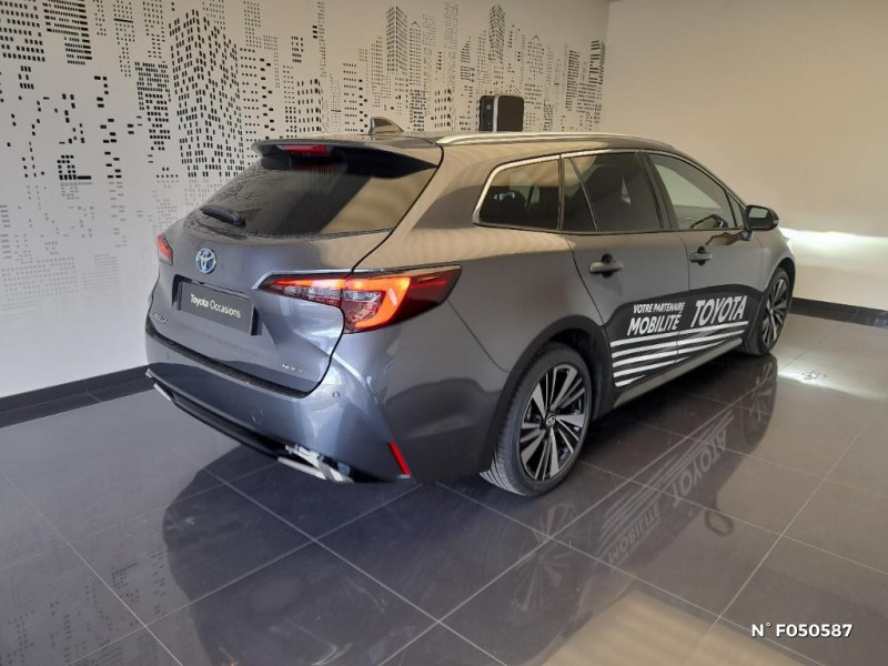 Toyota Corolla Corolla Touring Sports Hybride 140ch Design  occasion � Saint-Maximin - photo n�4