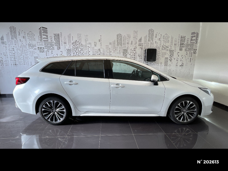 Toyota Corolla Corolla Touring Sports Hybride 140ch Design  occasion  Saint-Maximin - photo n5
