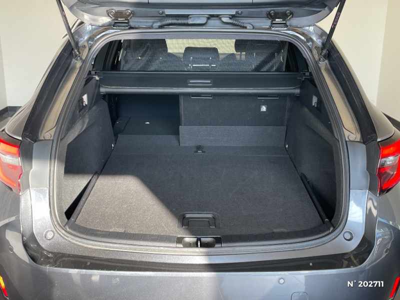 Toyota Corolla Corolla Touring Sports Hybride 140ch Design  occasion  Saint-Maximin - photo n7