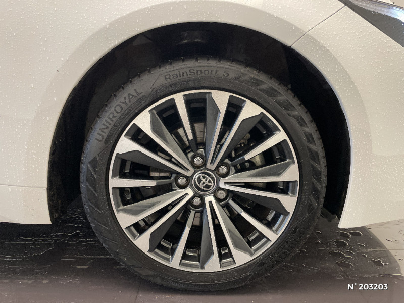 Toyota Corolla Corolla Touring Sports Hybride 196ch Design  occasion � Saint-Maximin - photo n�8