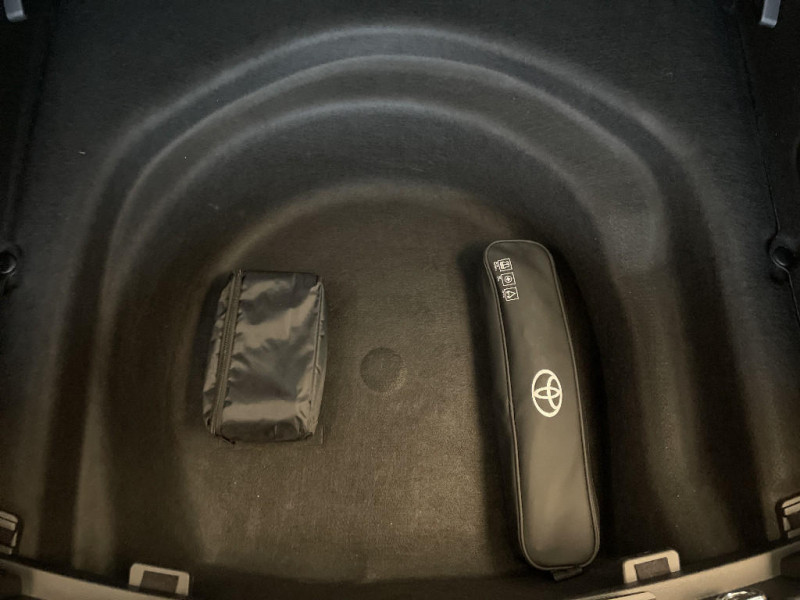 Toyota Corolla Corolla Touring Sports Hybride 196ch Design  occasion � Saint-Maximin - photo n�17