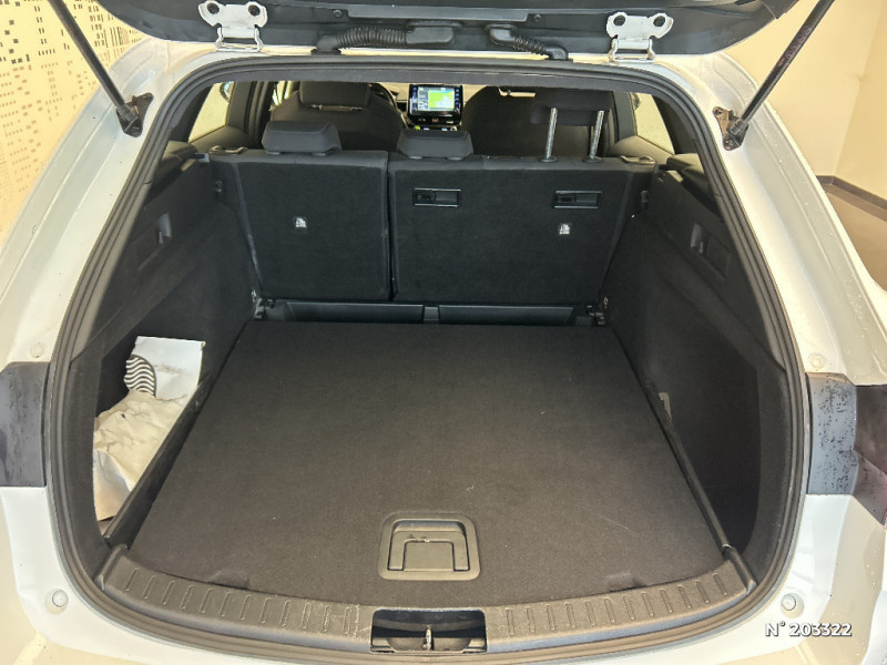 Toyota Corolla Corolla Touring Sports Pro Hybride 122h Dynamic Business (av  occasion � Saint-Maximin - photo n�7