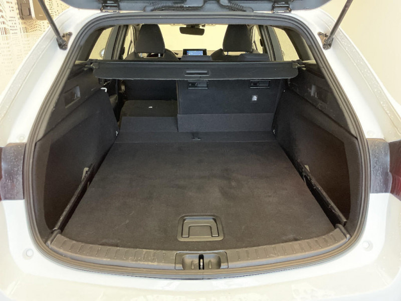 Toyota Corolla Corolla Touring Sports Pro Hybride 122h Dynamic Business + P  occasion � Saint-Maximin - photo n�16