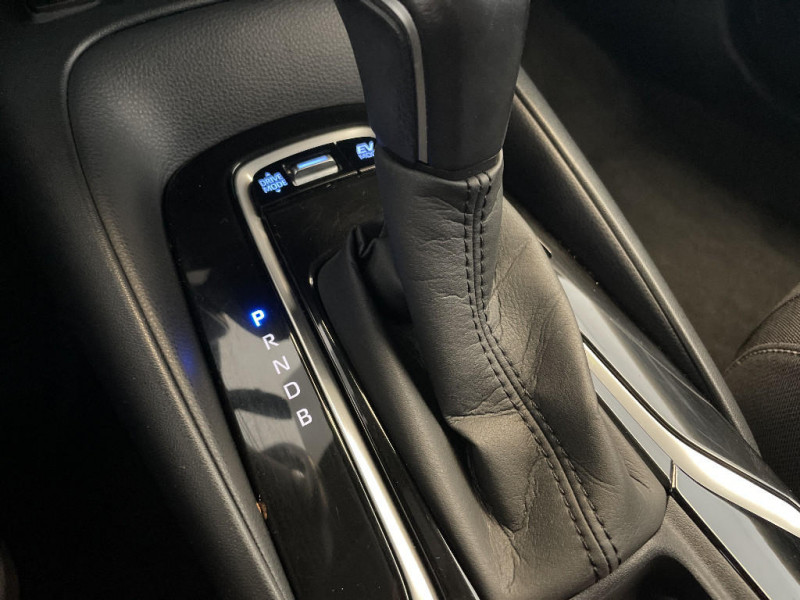 Toyota Corolla Corolla Touring Sports Pro Hybride 122h Dynamic Business + S  occasion � Saint-Maximin - photo n�18