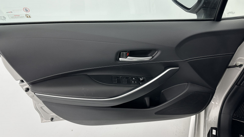 Toyota Corolla Corolla touring sports X 1.8 Hybrid 140ch Design (Team Playe  occasion  SAINT-GREGOIRE - photo n13