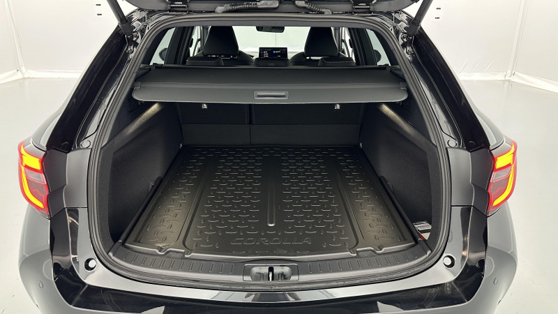 Toyota Corolla Corolla touring sports X 1.8 Hybrid 140ch Design (Team Playe  occasion  SAINT-GREGOIRE - photo n10