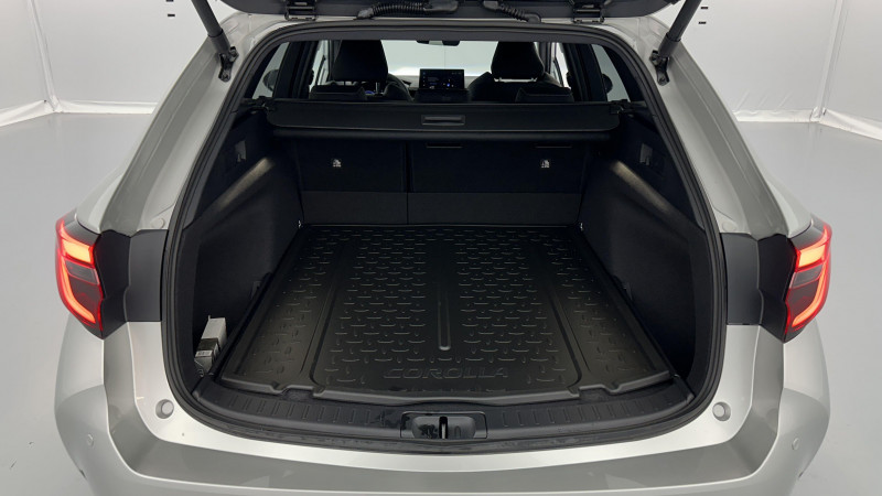 Toyota Corolla Corolla touring sports X 1.8 Hybrid 140ch Design (Team Playe  occasion  SAINT-GREGOIRE - photo n10