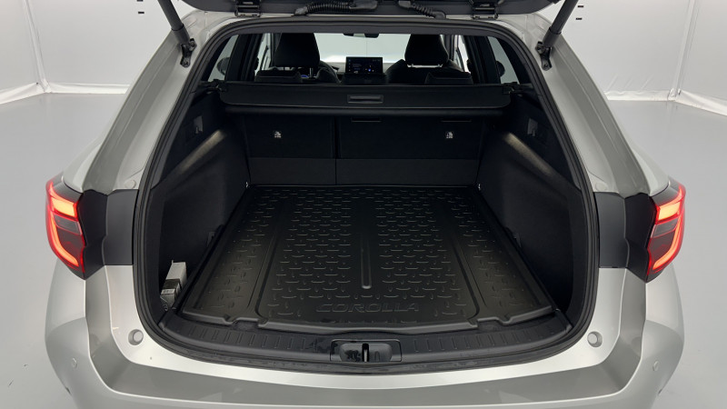 Toyota Corolla Corolla touring sports X 1.8 Hybrid 140ch Design (Team Playe  occasion  SAINT-GREGOIRE - photo n10