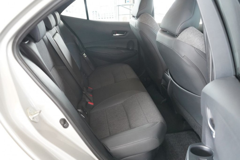 Toyota Corolla Hybride 122 ch BVA  occasion  Beaupuy - photo n7