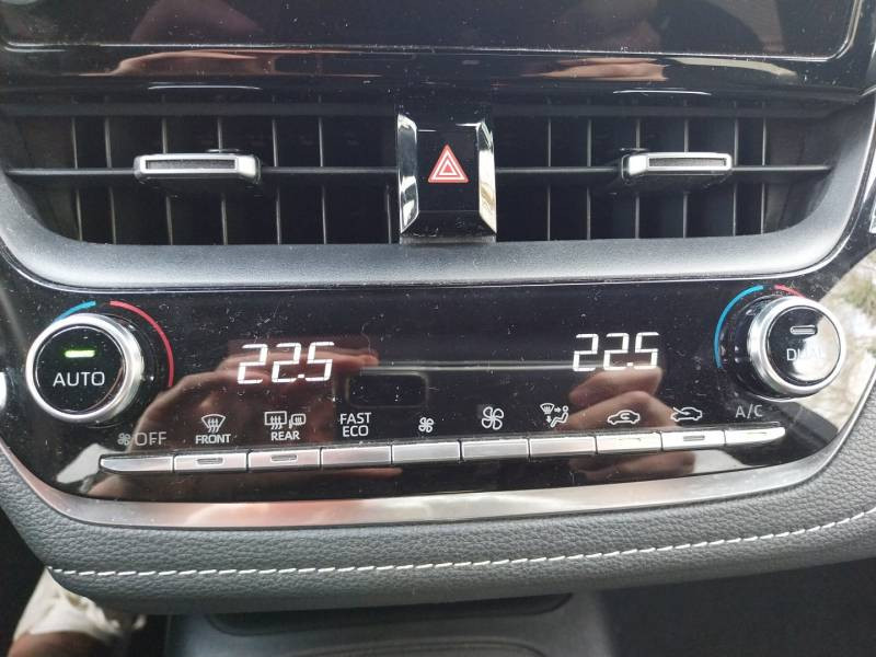 Toyota Corolla Hybride 122h Design  occasion  Toulouse - photo n17