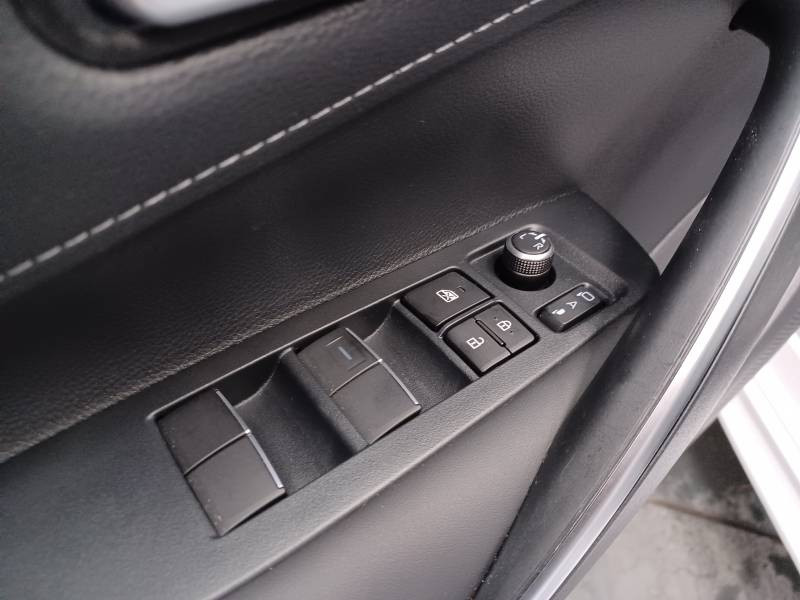 Toyota Corolla Hybride 140ch Design  occasion  Toulouse - photo n15