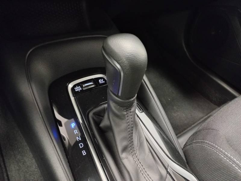 Toyota Corolla Hybride 140ch Dynamic  occasion  Saint Laurent des Vignes - photo n10