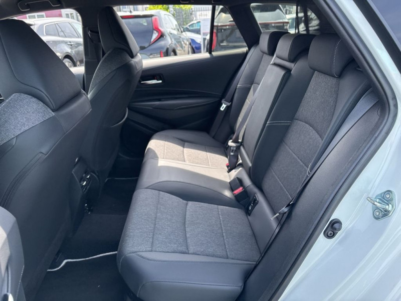 Toyota Corolla Hybride 196ch BVA  occasion  Beaupuy - photo n7