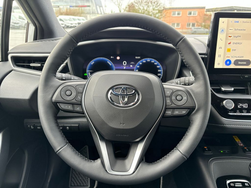 Toyota Corolla Hybride 196ch BVA  occasion  Beaupuy - photo n7