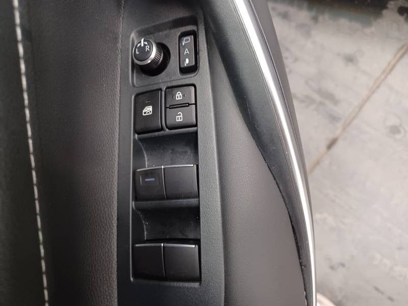 Toyota Corolla Touring Sports Hybride 140ch Design  occasion  Toulouse - photo n18