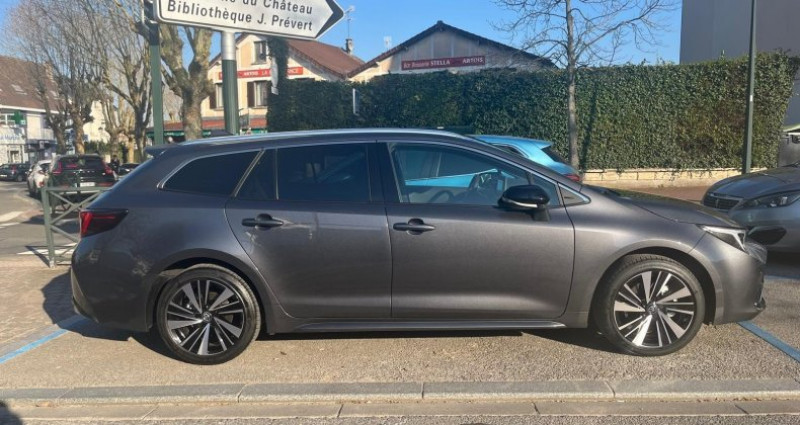 Toyota Corolla TOURING SPORTS HYBRIDE NOUVELLE 196ch Design  occasion � Les Clayes sous bois - photo n�7