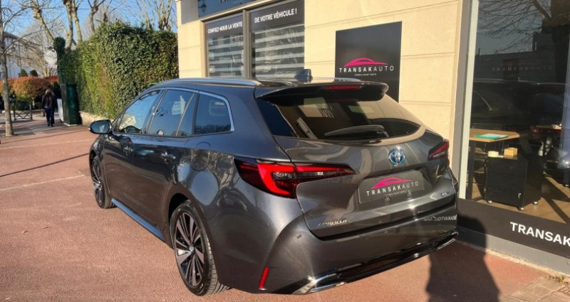 Toyota Corolla TOURING SPORTS HYBRIDE NOUVELLE 196ch Design  occasion � Les Clayes sous bois - photo n�4