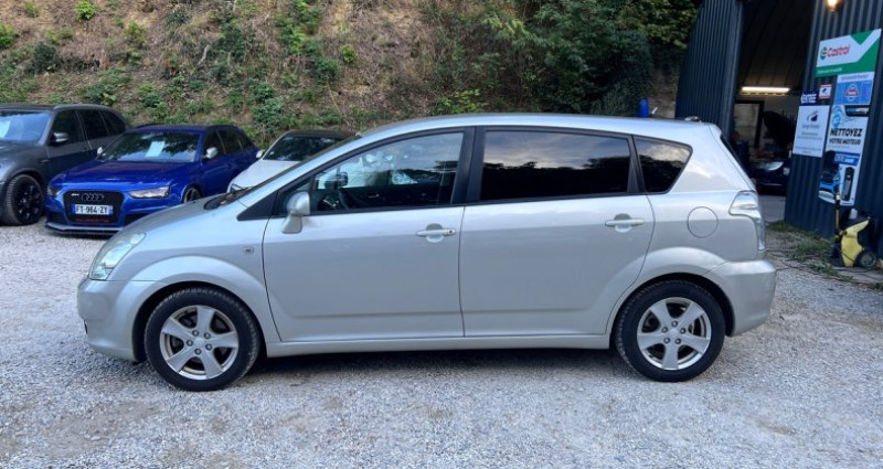 Toyota Corolla Verso 2.2d 136cv 2me main 7 places  occasion  Sathonay-Camp - photo n4