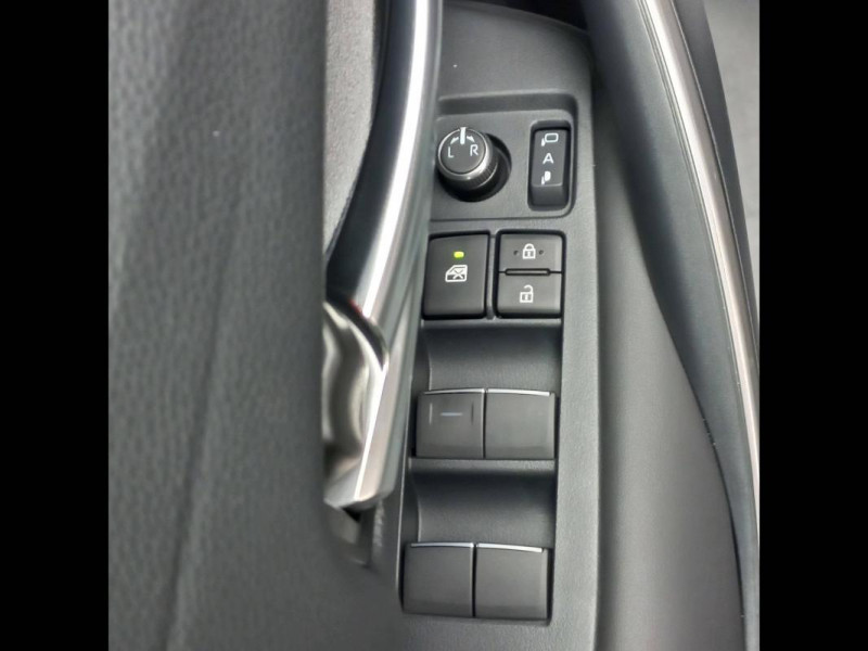 Toyota Corolla XII Hybride 140ch Design 5p  occasion  Boulazac Isle Manoire - photo n4