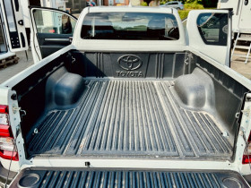 Toyota Hilux 4WD 2.8L 204 D-4D BVA  occasion  Beaupuy - photo n4