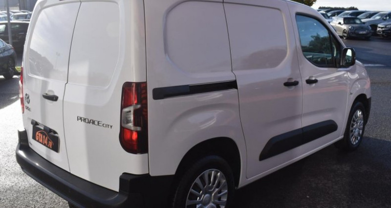 Toyota Proace CITY 1.5 100 D-4D Fourgon Medium Business 2023 - photo n°2 Toyota Proace CITY 1.5 100 D-4D Fourgon Medium Business  occasion à LE CASTELET - photo n°2