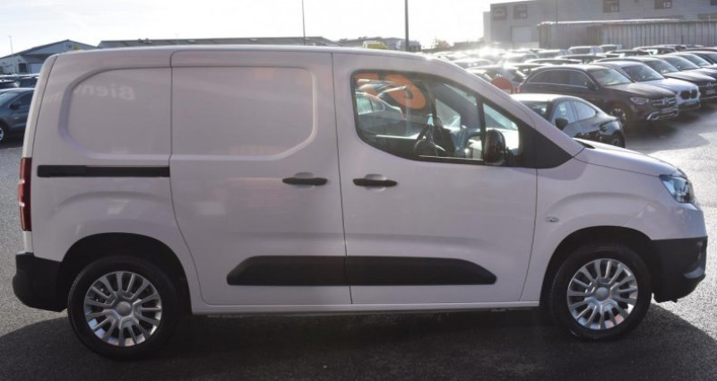 Toyota Proace CITY 1.5 100 D-4D Fourgon Medium Business 2023 - photo n°4 Toyota Proace CITY 1.5 100 D-4D Fourgon Medium Business  occasion à LE CASTELET - photo n°4
