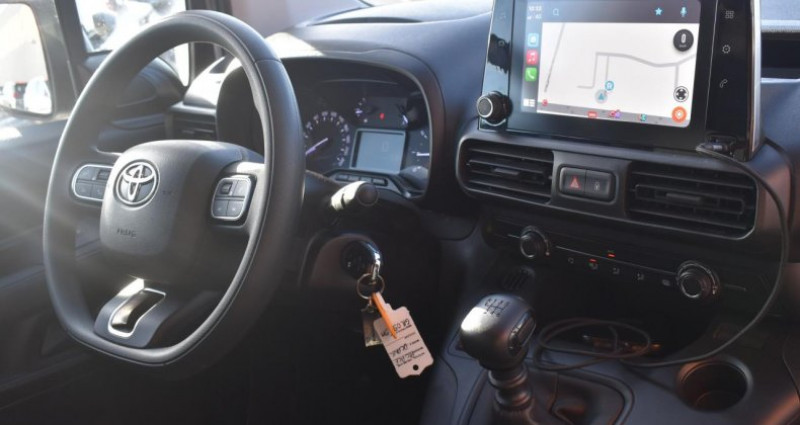 Toyota Proace CITY 1.5 100 D-4D Fourgon Medium Business 2023 - photo n°6 Toyota Proace CITY 1.5 100 D-4D Fourgon Medium Business  occasion à LE CASTELET - photo n°6