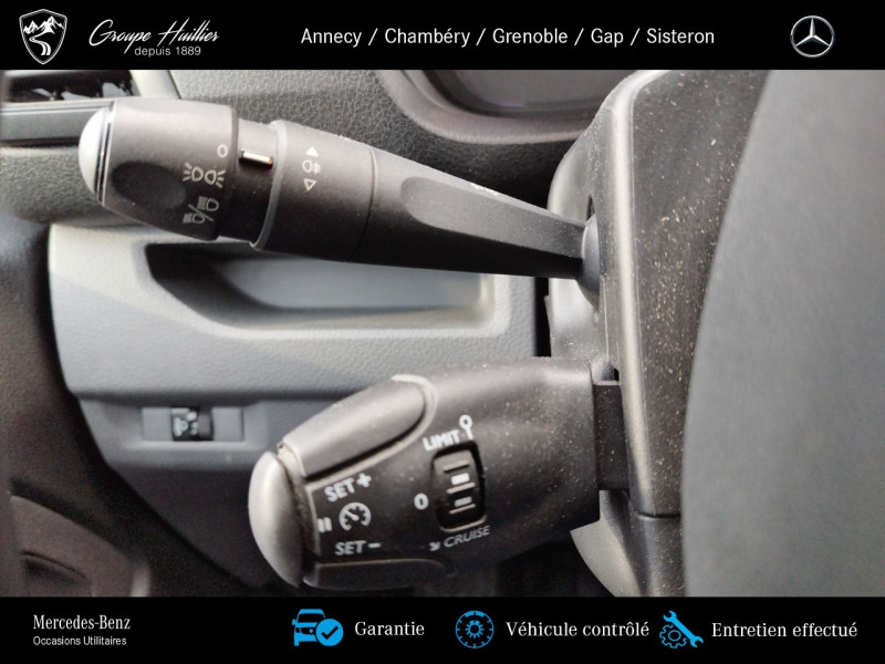 Toyota Proace L2 - 2.0 122 ch 6 places 21 300 HT 2018 - photo n°13 Toyota Proace L2 - 2.0 122 ch 6 places 21 300 HT  occasion à SAINT-EGREVE - photo n°13