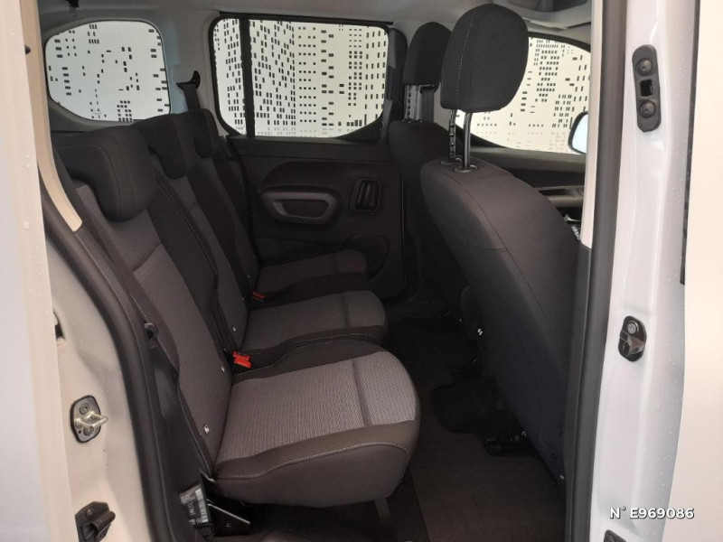 Toyota Proace Proace City Verso Medium 1.2L 110 VVT-i BVM6 Executive 2025 - photo n°11 Toyota Proace Proace City Verso Medium 1.2L 110 VVT-i BVM6 Executive  occasion à Saint-Maximin - photo n°11