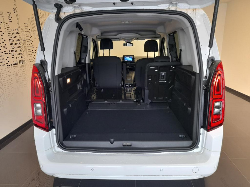 Toyota Proace Proace City Verso Medium 1.2L 110 VVT-i BVM6 Executive 2025 - photo n°16 Toyota Proace Proace City Verso Medium 1.2L 110 VVT-i BVM6 Executive  occasion à Saint-Maximin - photo n°16